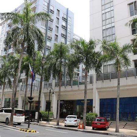 One Palm Tree Villas Manila Exterior photo