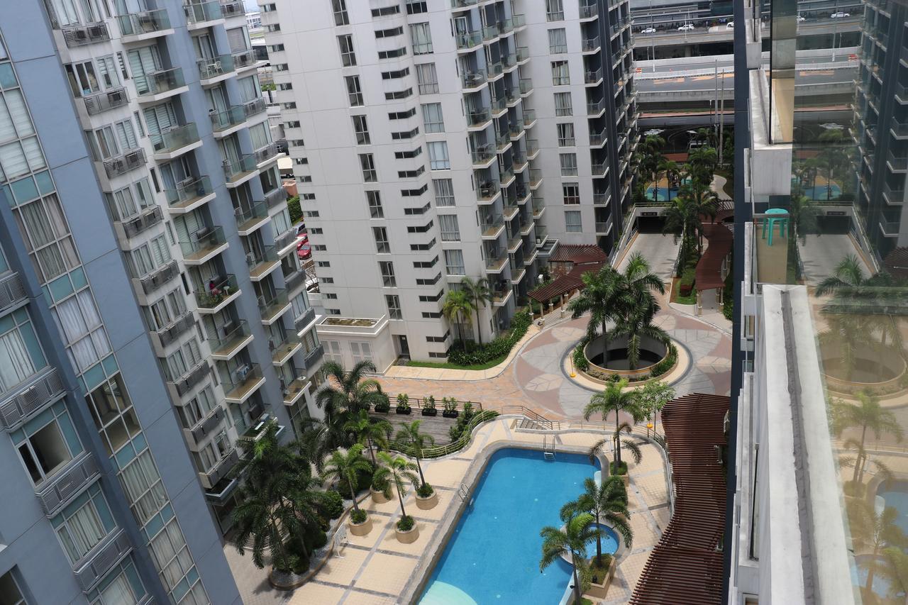 One Palm Tree Villas Manila Exterior photo
